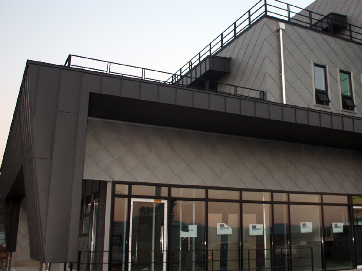 Flat Lock Joint System for Zinc Wall Cladding page sep